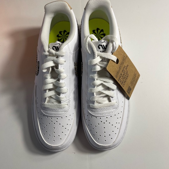 Nike Women’s Court Vision Low Next Nature x Nike United United in Victory - Picture 9 of 15